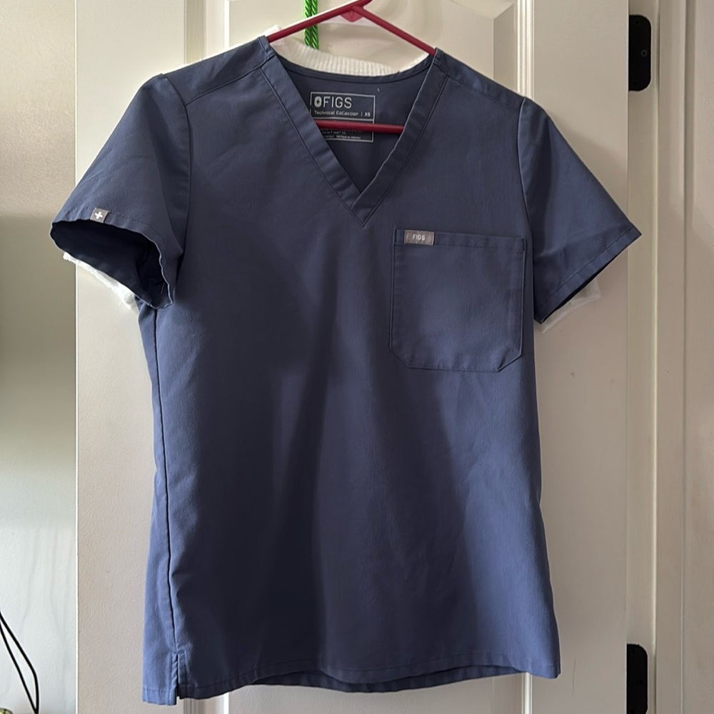 Scrub top